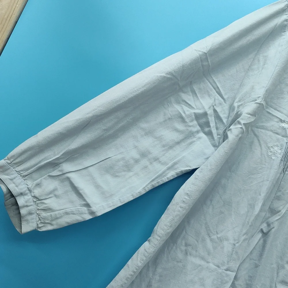Miss Elaine Light Blue Robe - Picture 5 of 10